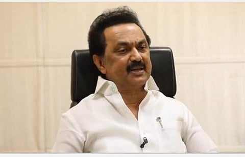 கச்சா எண்ணெய் விலை குறைவை அனுபவித்த மத்திய அரசு - 'விலை உயர்வை' மட்டும் மக்களின் தலையில் தூக்கி வைப்பது என்ன நியாயம்?- ஸ்டாலின் கேள்வி