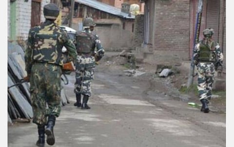 காஷ்மீர் துப்பாக்கிச் சண்டையில் ஹிஸ்புல் தீவிரவாதிகள் 2 பேர் உயிரிழப்பு