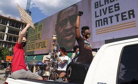 அமெரிக்காவில் மீண்டும் போராட்டம்: மேலும் ஒரு கறுப்பின இளைஞர் போலீஸாரால் சுட்டுக்கொலை எதிரொலி