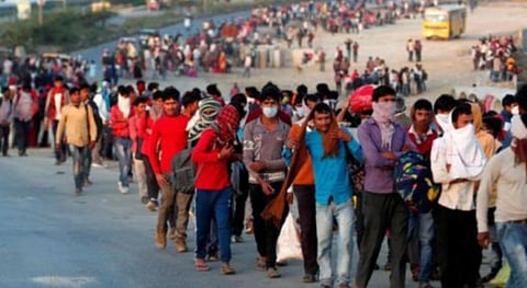 புலம்பெயர்ந்த தொழிலாளர்களுக்கு மெகா வேலைவாய்ப்பு திட்டம்: ஜூன் 20-ல் பிரதமர் மோடி தொடங்கி வைக்கிறார்