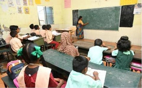 அரசுப் பள்ளிகளின் இன்றைய நிலைக்கு யார் பொறுப்பு?