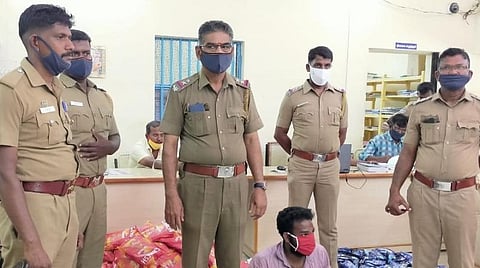 கைது செய்யப்பட்ட ஜெயபாலாஜி.