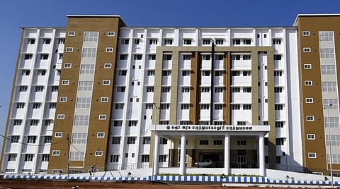 சென்னையிலிருந்து கரூர் திரும்பிய ஹோட்டல் தொழிலாளி கரோனாவால் உயிரிழப்பு