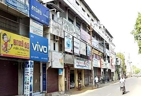 சாத்தான்குளம் போலீஸாரைக் கண்டித்து செல்போன் வணிகர்கள் கடையடைப்பு!