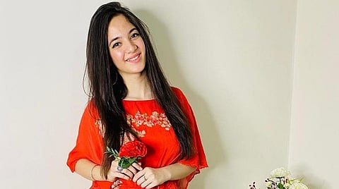 டிக் டாக் பிரபலம் சியா கக்கர் தற்கொலை: ரசிகர்கள் அதிர்ச்சி