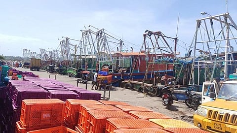 குமரி மீனவ கிராமங்களில் வேகமாகப் பரவும் கரோனா: தூத்தூரில் 51 பேர் பாதிப்பு, மீனவர்கள் கடலுக்குச் செல்லவில்லை