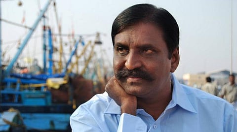 ஊரடங்கை மீறியதற்காக உயிரடங்கு செய்வதா? குமுறி அழுகிறதே மனது - சாத்தான்குளம் சம்பவம் குறித்து வைரமுத்து உருக்கம்