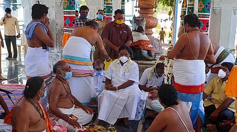 யாகத்தில் பங்கேற்ற முதல்வர் நாராயணசாமி