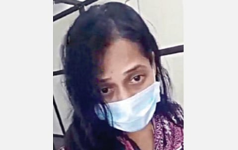 கரோனா தொற்று உறுதி செய்யப்பட்டபோதும் சிகிச்சை அளிக்க முன்வரவில்லை என பெண் புகார்: தவறான முகவரி கொடுக்கப்பட்டதாக மாநகராட்சி விளக்கம்