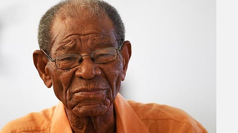 மே.இ.தீவுகள் முன்னாள் வீரர் எவர்டன் வீக்ஸ் : கோப்புப்படம்