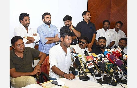 தமிழ்திரைப்பட தயாரிப்பாளர் சங்கம்: காப்பீட்டு பிரிமியம் கட்டக்கோரி மனு