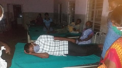 ஜெயங்கொண்டம் அரசு மருத்துவமனையில் சிகிச்சை பெற்று வரும் காவல் உதவி ஆய்வாளர் மணிவண்ணன்.