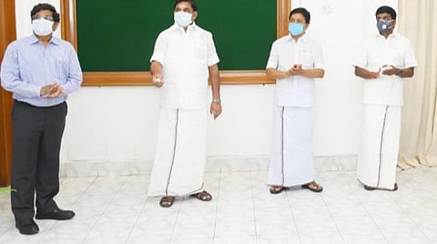 மருத்துவக் கல்லூரிக்கு காணொலிக் காட்சி மூலம் அடிக்கல் நாட்டும் முதல்வர் பழனிசாமி.