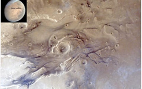 மங்கள்யான் விண்கலம், தன் அதிநவீன கலர் கேமரா மூலம் படம் எடுத்து அனுப்பியசெவ்வாய் கிரகத்தின் மிகப்பெரிய துணைக்கோளான ‘போபோஸ்’ புகைப்படங்கள்