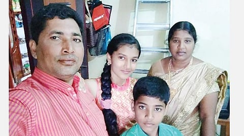 இப்படித்தான் சமாளிக்கிறோம்: பள்ளி திறக்கக் காத்திருக்கிறோம்