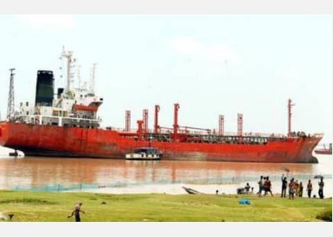 எங்கள் எண்ணெய் ஏற்றுமதியை பூஜ்ஜியமாக்கும் அமெரிக்கத் திட்டம் பலிக்கவில்லை: எள்ளி நகையாடும் ஈரான்