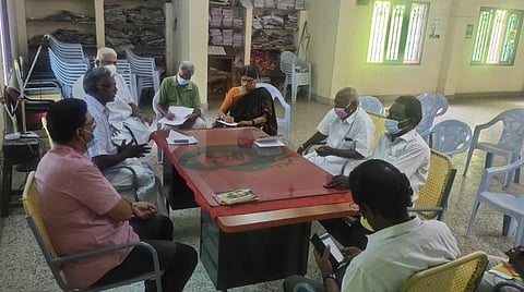 மார்க்சிஸ்ட் கம்யூனிஸ்ட் கட்சி அலுவலகத்தில் நடைபெற்ற ஆலோசனைக் கூட்டம்