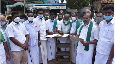 விவசாயிகளைப் பாதிக்கும் மத்திய அரசின் அவசர மற்றும் திருத்தச் சட்டங்கள்; திரும்பப் பெறக்கோரி ஒரு கோடி கையெழுத்து இயக்கம் தொடக்கம்