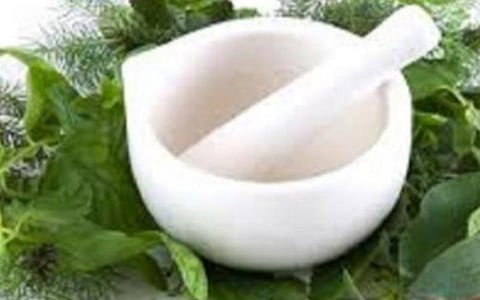 மதுரை சித்த மருத்துவரின் கரோனா மருந்து: மத்திய அரசு பரிசோதிக்க உயர் நீதிமன்றம் உத்தரவு