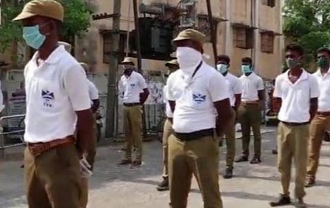 தமிழக காவல்துறையில் ப்ரண்ட்ஸ் ஆஃப் போலீஸ் அமைப்பைப் பயன்படுத்த சட்டபூர்வ அனுமதி உள்ளதா?- மனித உரிமை ஆணையம் நோட்டீஸ் 