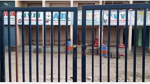 ஓசூர் காய்கறிக் கடை உரிமையாளருக்குக் கரோனா: பத்தலப்பள்ளி காய்கறி மொத்த விற்பனை சந்தை மூடல்