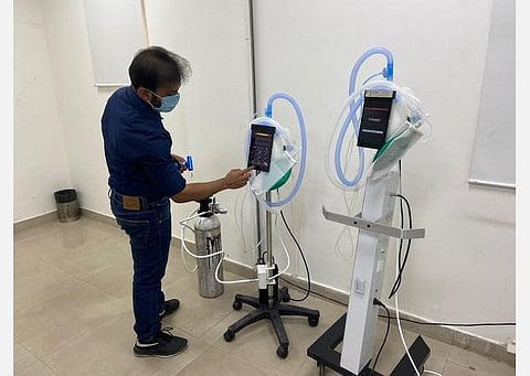 அக்வா வெண்ட்டிலேட்டர் தயாரிப்பு நிறுவனத்தின் உரிமையாளர் பேராசிரியர் திவாகர் வைஷ். | ஏ.என்.ஐ.