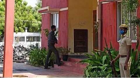 சாத்தான்குளம் வழக்கு: 14 போலீஸாரிடம் சிபிசிஐடி விசாரணை- சிலர் கைது செய்யப்படலாம் எனத் தகவல்