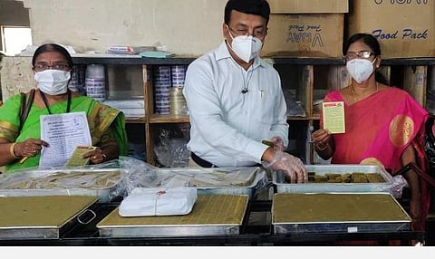 ஒரே நாளில் கரோனா குணமாகும் என விளம்பரம்: கோவையில் 'கரோனா கொல்லி மைசூர்பா' விற்பனை செய்த கடைக்கு சீல்