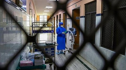 மருத்துவமனையில் இருந்து தப்பிய கரோனா தொற்றாளர் பிடிபட்டார்