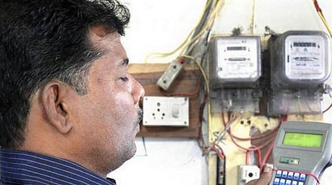 புதிய மின் கட்டணம் வசூலிக்க தடை கோரிய வழக்கில் தீர்ப்பு தள்ளிவைப்பு