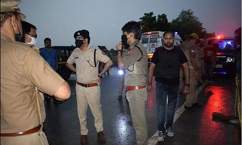 விகாஸ் துபே வழக்கில் உ.பி. போலீஸ் அதிரடி: இருவேறு இடங்களில் மேலும் 2 சகாக்கள் சுட்டுக் கொல்லப்பட்டனர்