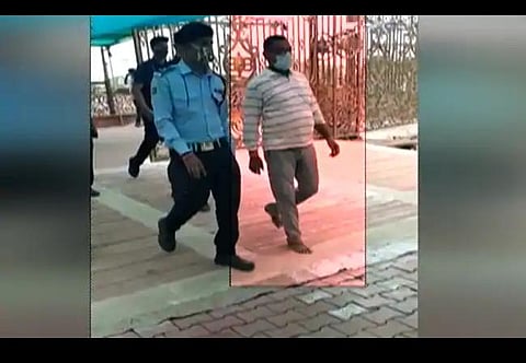 முக்கிய ரவுடி விகாஸ் துபே தலைக்கு உ.பி. அறிவித்த பரிசு உஜ்ஜைனின் மஹாகாலபைரவர் கோயில் காவலருக்கு கிடைக்குமா?