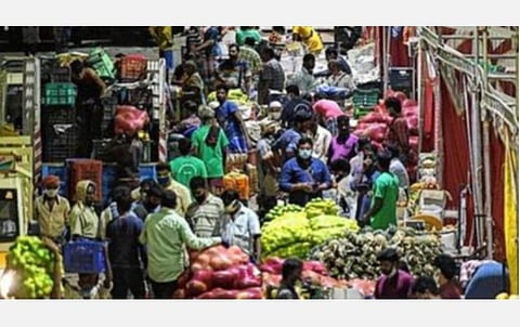 தமிழகம் முழுவதும் ஊரடங்கு தளர்வுக்குப் பிறகும் போலீஸ் அத்துமீறல் தொடர்கிறது: வணிகர்கள் வேதனை
