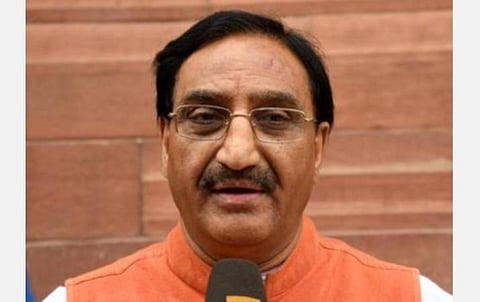 கல்வியை அரசியலாக்க வேண்டாம்: மத்திய அமைச்சர் போக்ரியால் கருத்து