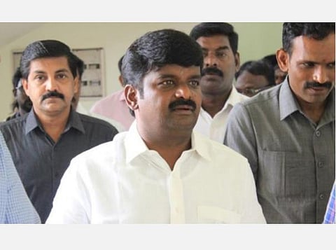 கரோனாவுக்கு பிளாஸ்மா சிகிச்சை அளிக்க முடிவு; தானம் செய்ய முன் வாருங்கள்:  அமைச்சர் விஜயபாஸ்கர் வேண்டுகோள்