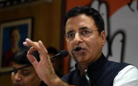 ‘‘ஒரே குடும்பம்; சச்சின் பைலட்டுக்கு காங்கிரஸ் கதவு திறந்தே உள்ளது’’ - சுர்ஜேவாலா வலியுறுத்தல்