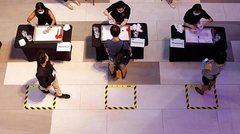 ஊரடங்கு விதிகளை மீறியதால் மாணவர்கள் உட்பட 10 இந்தியர்கள் சிங்கப்பூரில் இருந்து நாடு கடத்தல்