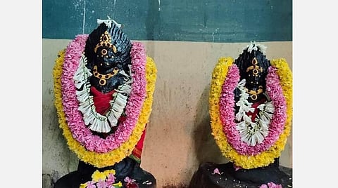 தண்டந்தோட்டத்தில்... இரட்டை பைரவர்கள்! 