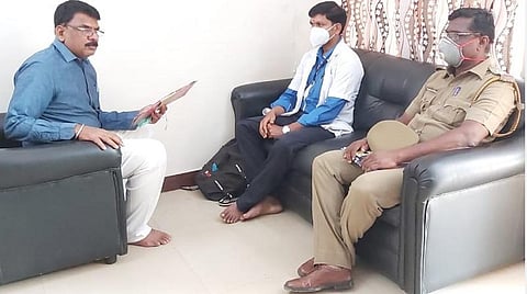 சாத்தான்குளம் வழக்கு: மனித உரிமை ஆணைய துணை கண்காணிப்பாளர் 2-வது நாளாக விசாரணை- ஜெயராஜ், பென்னிக்ஸை சோதனை செய்த அரசு மருத்துவர்கள் ஆஜர்