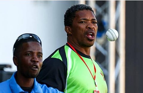 மகாயா நிடினி.