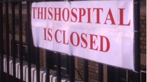 மதுரையில் சிகிச்சையைத் தவிர்த்து மூடப்பட்ட 120 தனியார் மருத்துவமனைகளுக்கு நோட்டீஸ்: பேரிடர் மேலாண்மை சட்டத்தின் கீழ் மாவட்ட ஆட்சியர் நடவடிக்கை 