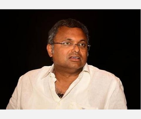 சசிகலா தலைமைக்கு அதிமுக சென்று விடும்: கார்த்தி சிதம்பரம் கருத்து