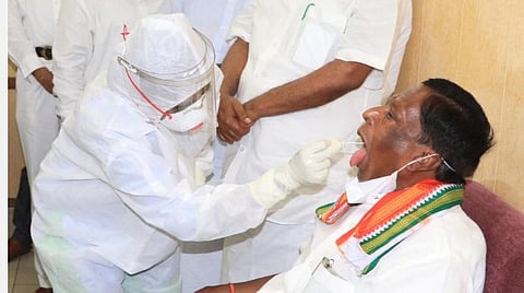 எம்எல்ஏவுக்குக் கரோனா: புதுச்சேரி முதல்வர், சபாநாயகர், எம்எல்ஏக்கள் அனைவருக்கும் உமிழ்நீர் பரிசோதனை