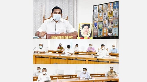 மாவட்டங்களில் தீவிரமாகப் பரவும் தொற்று: ஊரடங்கு நீட்டிப்பு?- மாவட்ட ஆட்சியர்களுடன் முதல்வர் பழனிசாமி ஆலோசனை 