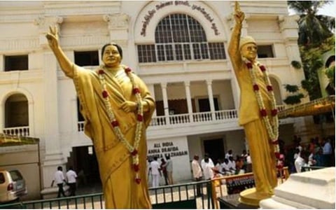 அதிமுக உறுப்பினர் சேர்க்கை படிவங்களை ஆக. 10-க்குள் ஒப்படைக்க வேண்டும்: ஓபிஎஸ், இபிஎஸ் உத்தரவு