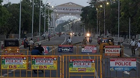 தளர்வுகள் அற்ற முழு ஊரடங்கு; 193 இடங்களில் சோதனைச் சாவடிகள் அமைத்து முழு அளவில் கண்காணித்த காவல் துறை