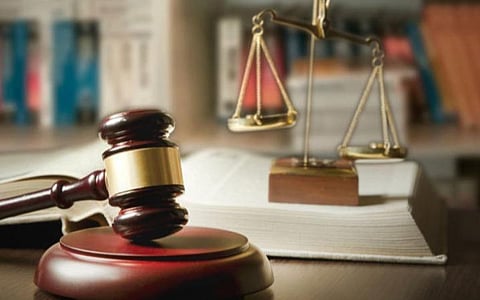 தூத்துக்குடியில் 7 ஆண்டுகளாக ஒரே இடத்தில் நிற்கும் அமெரிக்க ஆயுதக் கப்பல்; விற்க அனுமது கோரும் துறைமுகக் கழகம்- உயர் நீதிமன்றம் நோட்டீஸ்