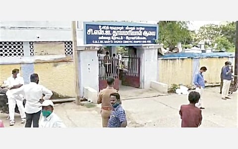 ராணிப்பேட்டையில் கரோனா தொற்றால் உயிரிழந்த அரசு மருத்துவமனை செவிலியர் உடலை அடக்கம் செய்யவிடாமல் எதிர்த்ததாக புகார்