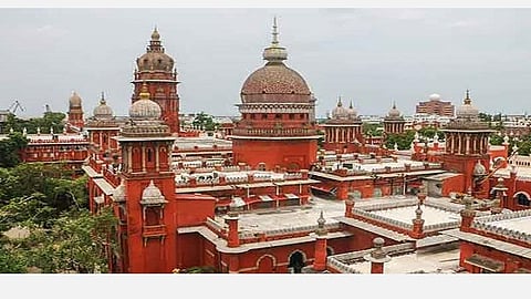 பட்டியலின மாணவர்கள் கல்வி உதவித்தொகை; நிலுவையில் உள்ளதை வழங்கக் கோரி வழக்கு: அரசுக்கு உயர் நீதிமன்றம் நோட்டீஸ்