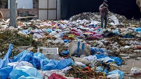 முகக்கவசம், கையுறைகளை அழிக்க என்ன நடவடிக்கை எடுக்கப்படுகிறது?- மதுரை மாநகராட்சிக்கு உயர் நீதிமன்றம் நோட்டீஸ்